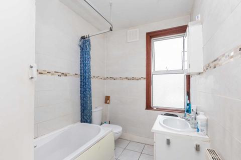 3 bedroom terraced house to rent, Rutland Road, Forest Gate, E7