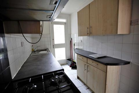 3 bedroom terraced house to rent, Rutland Road, Forest Gate, E7