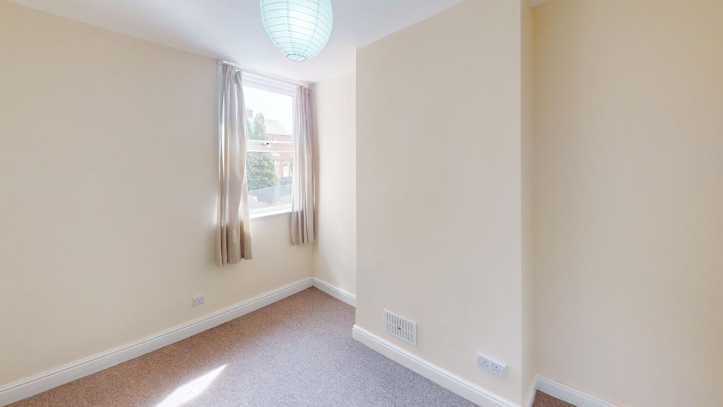 Bedroom 2 (2)