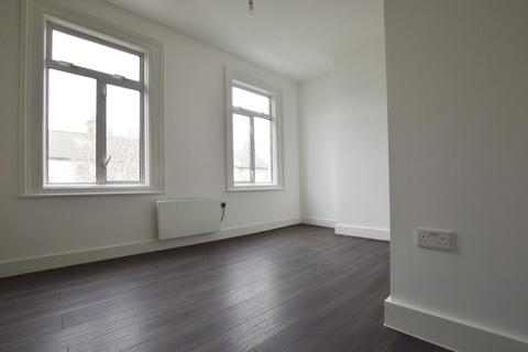 1 bedroom in a house share to rent, Haig Road West, Plaistow