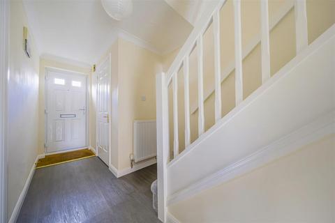 42 Barnfield Rise, Andover, SP10 2UQ