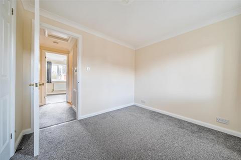 42 Barnfield Rise, Andover, SP10 2UQ