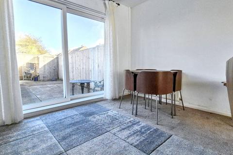 2 bedroom semi-detached house for sale, Trent Drive, Jarrow, Tyne and Wear, NE32 4DY
