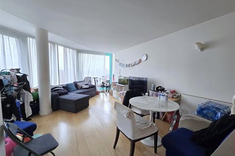3 bedroom apartment for sale, Cardinal Building, High Point Village, Hayes, UB3