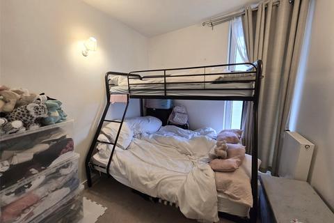3 bedroom apartment for sale, Cardinal Building, High Point Village, Hayes, UB3