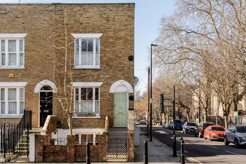2 bedroom end of terrace house for sale, Globe Road, London E1