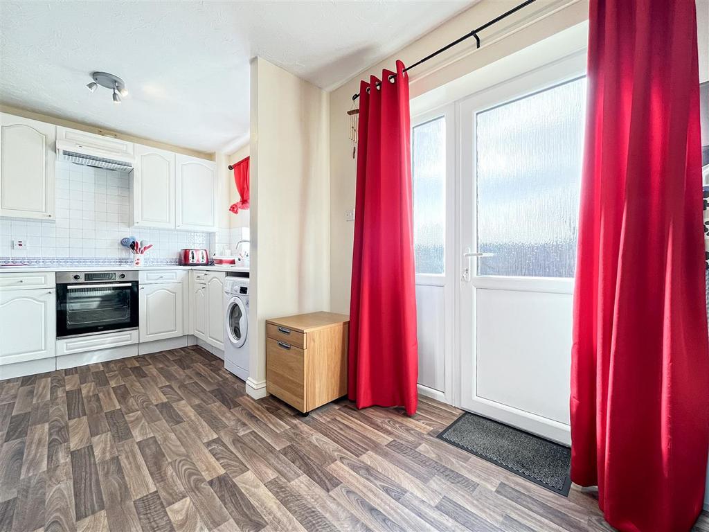 Kitchen/ dining