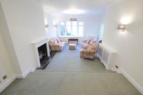 undefined, Oakleigh Park South, London