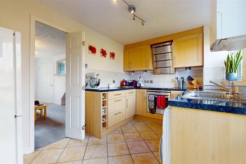 8 Bantock Close, Browns Wood, Milton Keynes, MK7 8DS