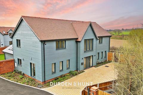 4 bedroom detached house for sale, Meadow View, Stapleford Tawney, RM4