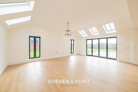 4 bedroom detached house for sale, Meadow View, Stapleford Tawney, RM4