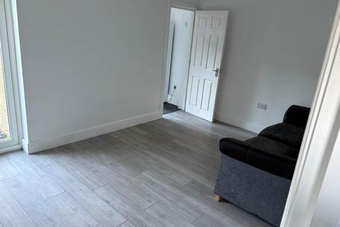 3 bedroom terraced house to rent, Hatfield