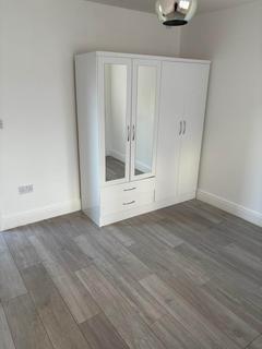 3 bedroom terraced house to rent, Hatfield
