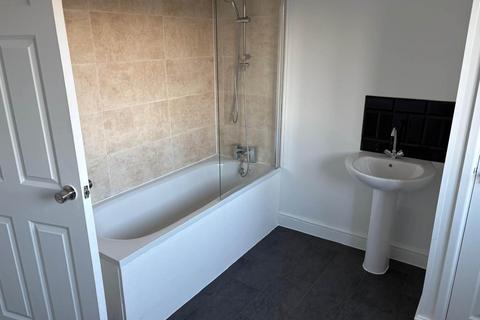 3 bedroom terraced house to rent, Hatfield