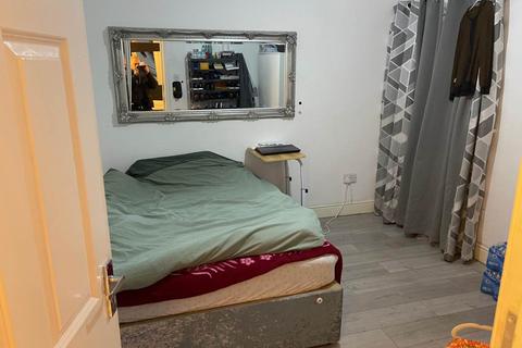 3 bedroom terraced house to rent, Hatfield