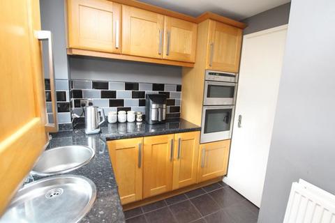 2 Thrice Fold, Thackley, Bradford, BD10 8WW