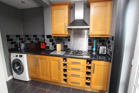 2 Thrice Fold, Thackley, Bradford, BD10 8WW