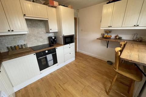 2 Amiens Close, Darlington, DL3 0UL