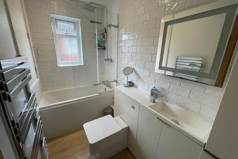 2 Amiens Close, Darlington, DL3 0UL