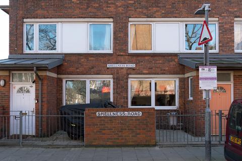 3 bedroom terraced house for sale, Shellness Road, London E5