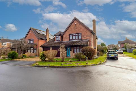 4 bedroom detached house for sale, Summerleigh Walk, Fareham PO14