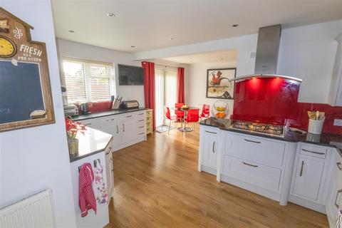 4 bedroom detached house for sale, Summerleigh Walk, Fareham PO14