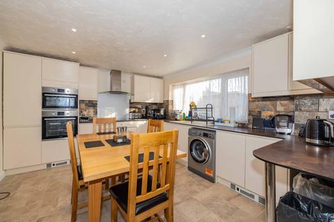 3 bedroom end of terrace house for sale, Speldhurst Close, Ashford, TN23
