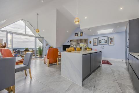 2 bedroom penthouse for sale, Cellars Farm Road, Bournemouth