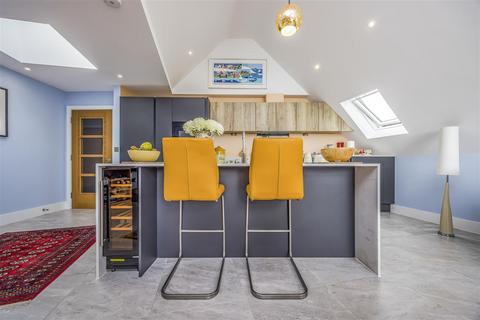 2 bedroom penthouse for sale, Cellars Farm Road, Bournemouth