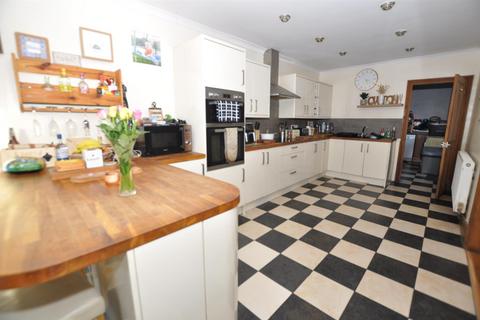 4 bedroom detached bungalow for sale, Broadway, Laugharne, Carmarthen