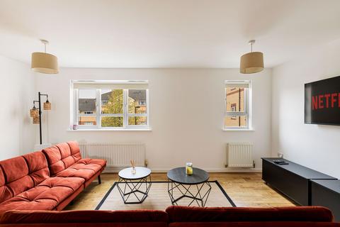 2 bedroom flat to rent, Flat , Hayden Court, Chertsey Road, Feltham