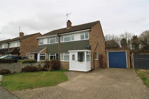 3 bedroom semi-detached house to rent, Riverdale, Farnham GU10