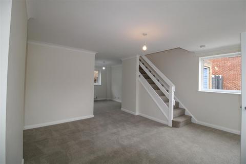 3 bedroom semi-detached house to rent, Riverdale, Farnham GU10