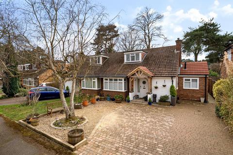 8 Blackdown Close, Woking, GU22 8LQ