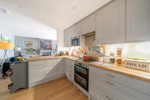8 Blackdown Close, Woking, GU22 8LQ