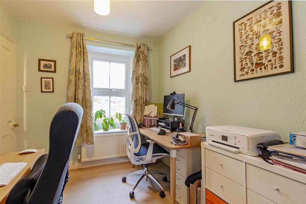 Bedroom 2-2.jpg