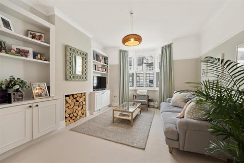 27 Chestnut Road, London, SW20 8ED