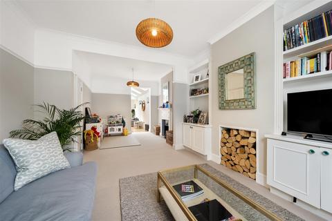 27 Chestnut Road, London, SW20 8ED
