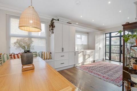 46 Heathfield Road, London, W3 8EJ