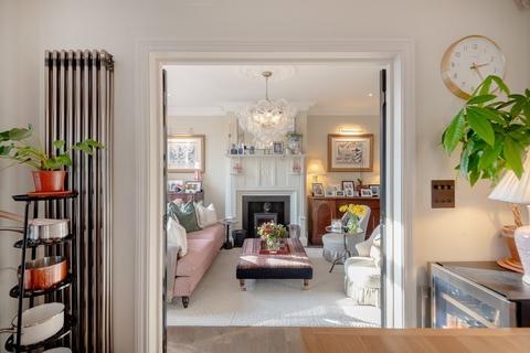 46 Heathfield Road, London, W3 8EJ