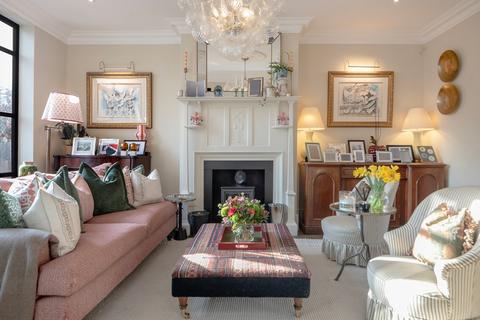 46 Heathfield Road, London, W3 8EJ