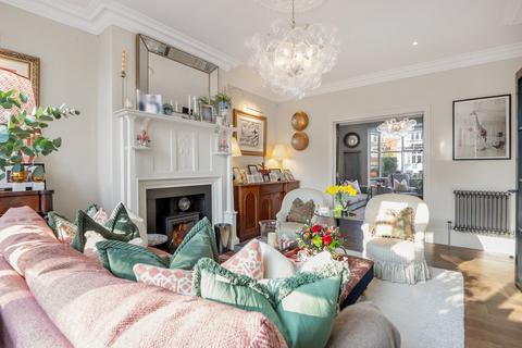 46 Heathfield Road, London, W3 8EJ