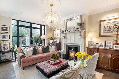 46 Heathfield Road, London, W3 8EJ