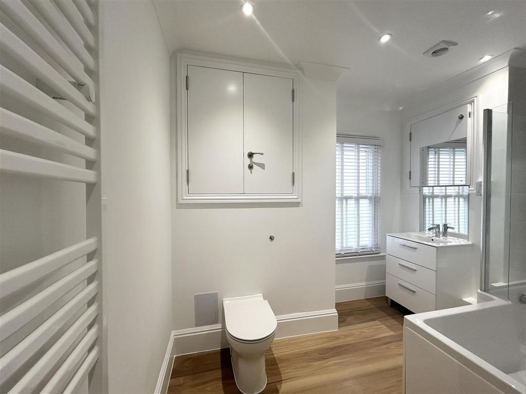 Bathroom.jpeg