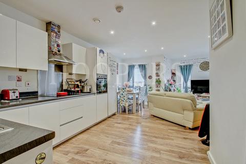 3 bedroom flat for sale, Neasden Lane, London, NW10