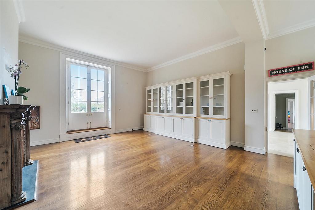 Breakfast Room