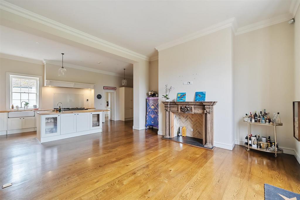Breakfast Room