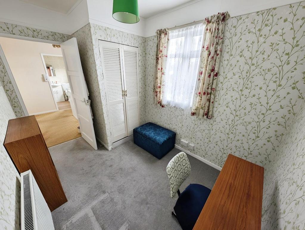B6774c92-bed 203.jpg