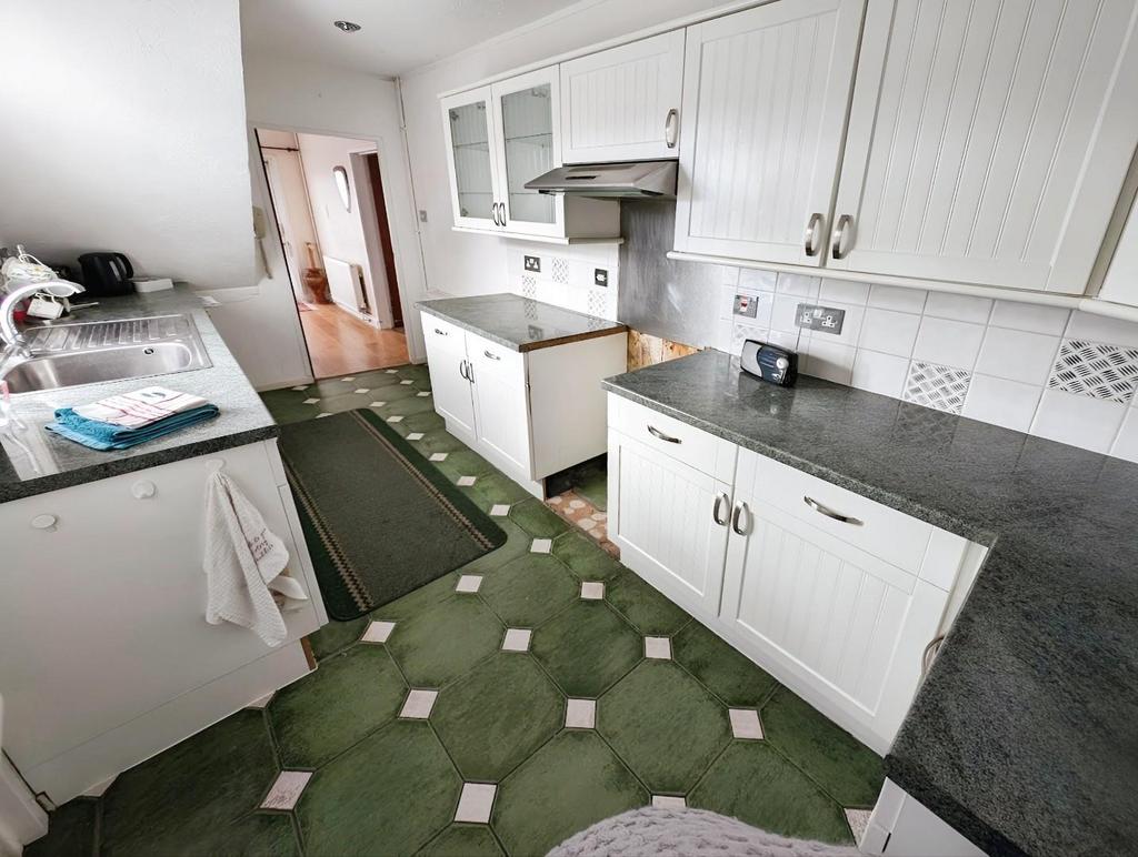 Baa75a05-kitchen 202.jpg
