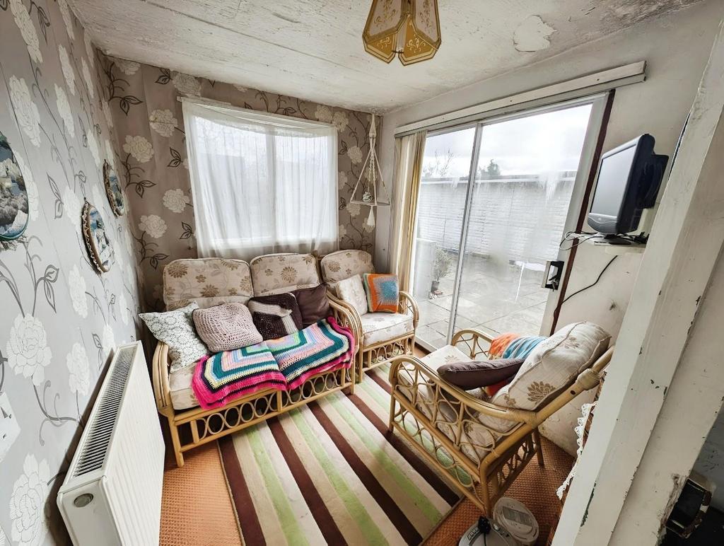 B9018ade-garden 20room.jpg
